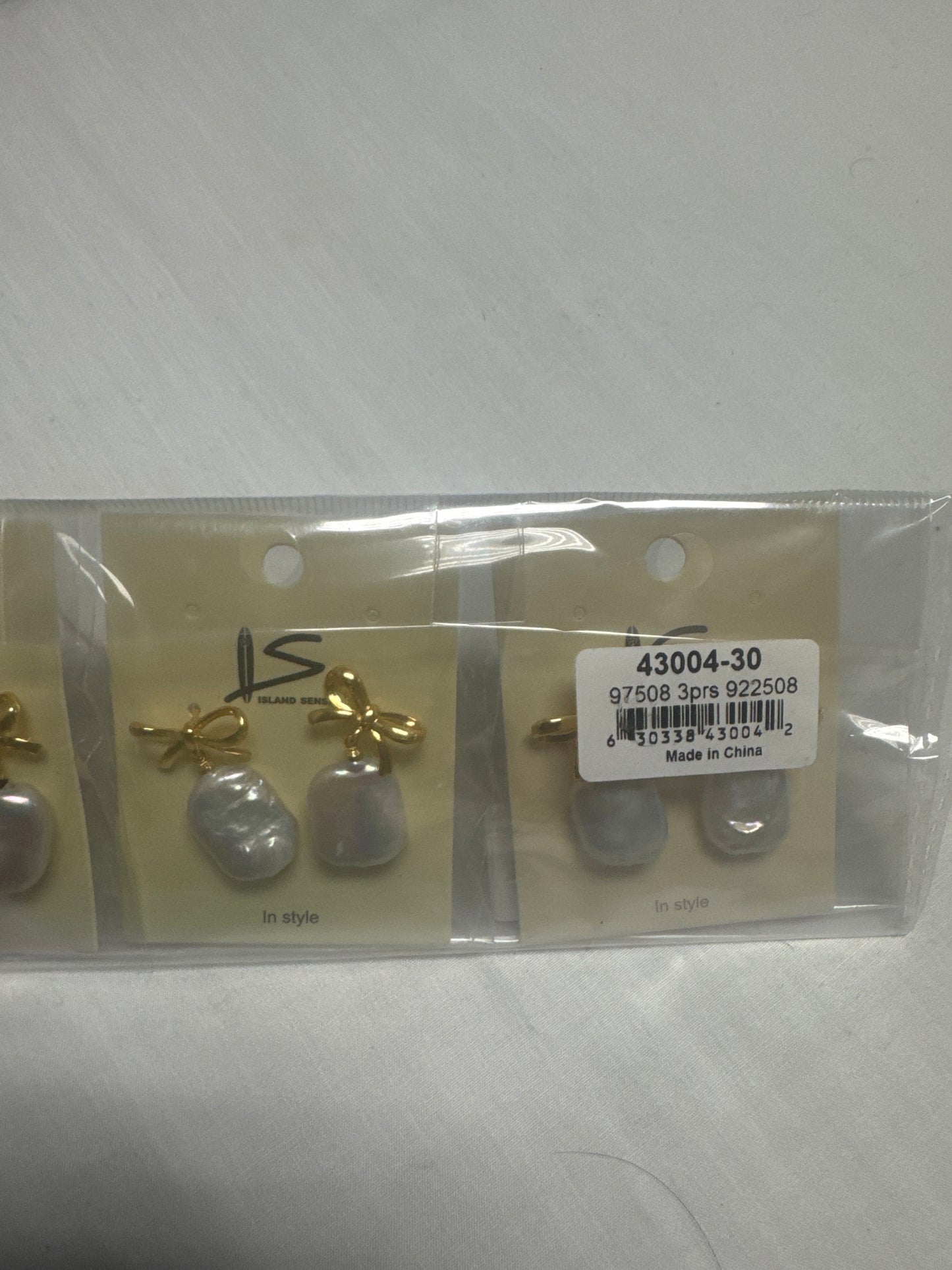 Fresh Water Pearl Gold-Filled Silver Pin Earrings