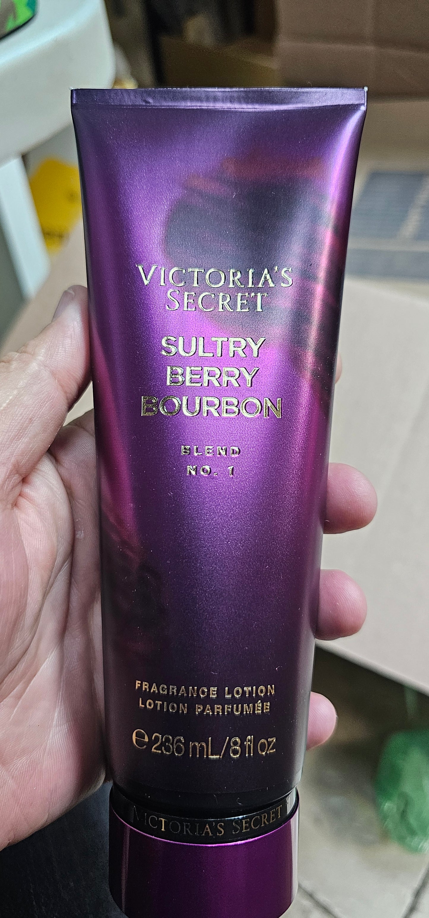 VS Lotion Sultry Berry Bourbon
