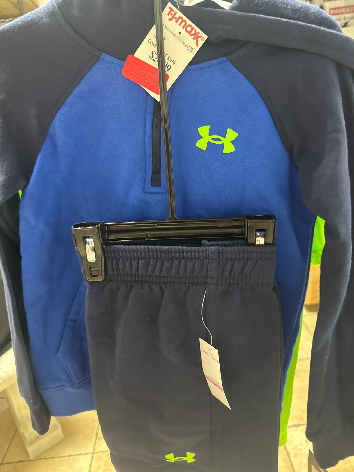 TJMAXX Under Armour 3 PIECE HOODY SHORTS SHIRT