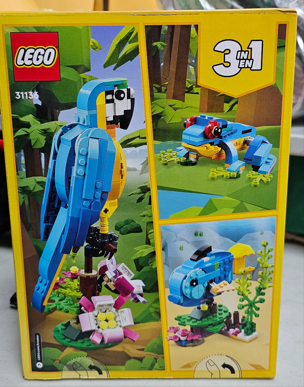 Lego 31136 exotic parrot