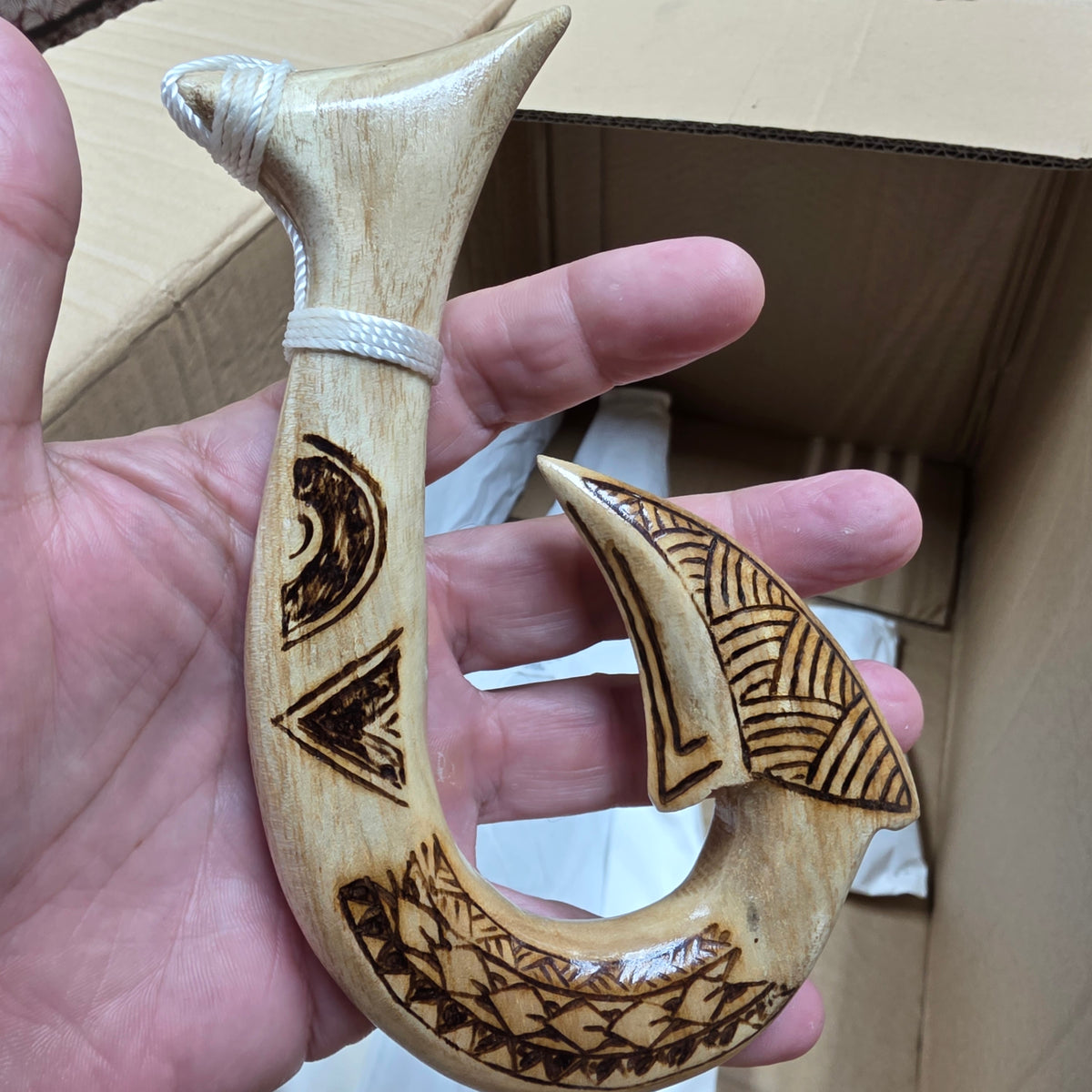 15cm burnt tribal-pattern wood fish hook