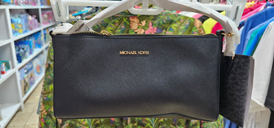 Michael Kors Vincent 35f4g2vc6L black md pouchett w/attach leather