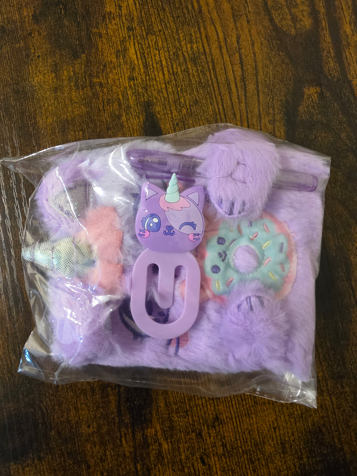 Treats Mini Pen Pal Notepad Keyring pastel cat