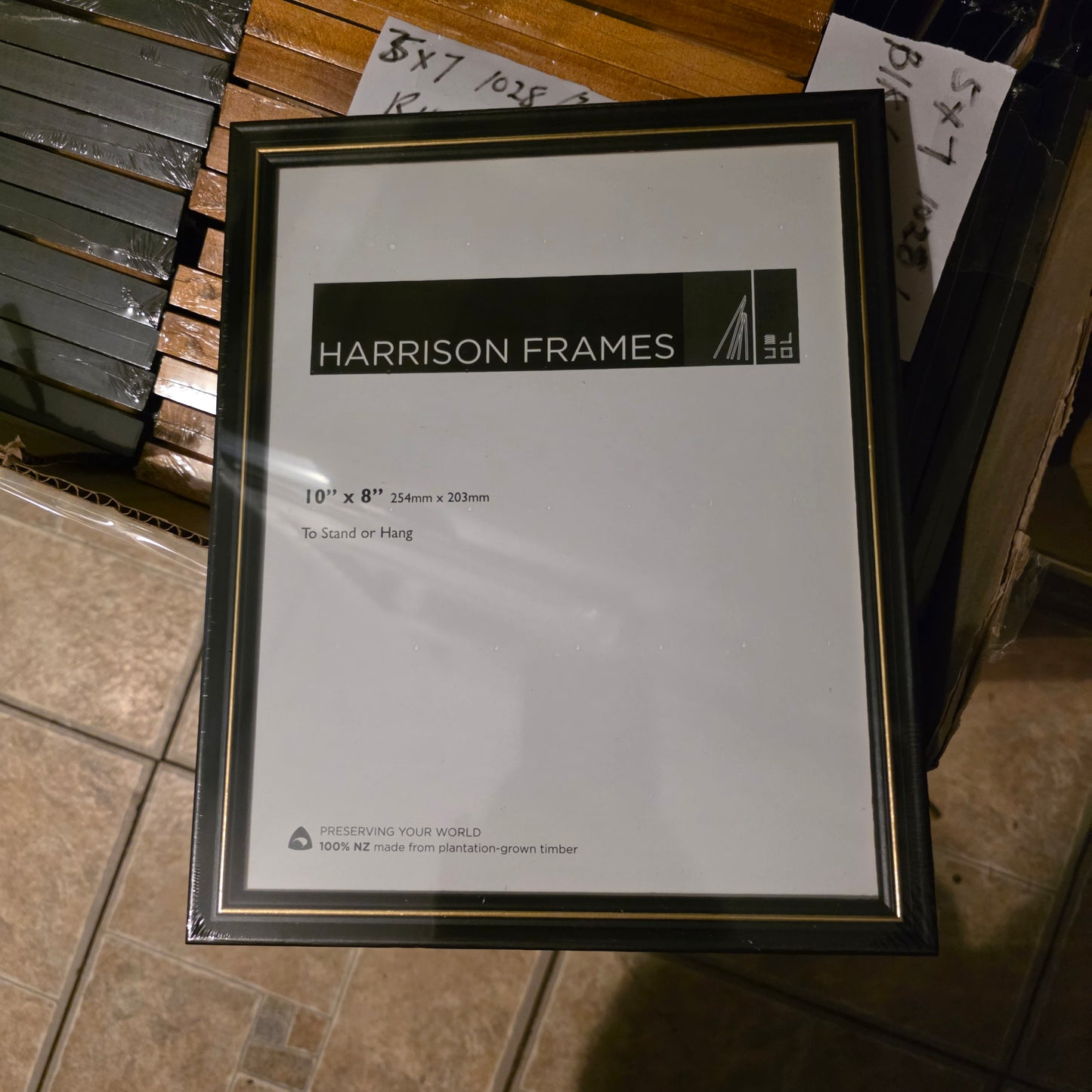 10X8 1028 FRAME BLK/GOLD